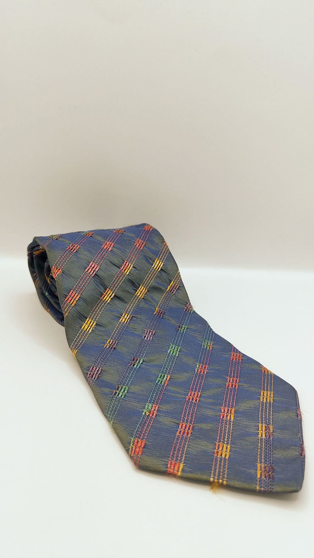 Romeo Gigli Mens Vintage Iridescent Silk Blend Embroidered Neck Tie