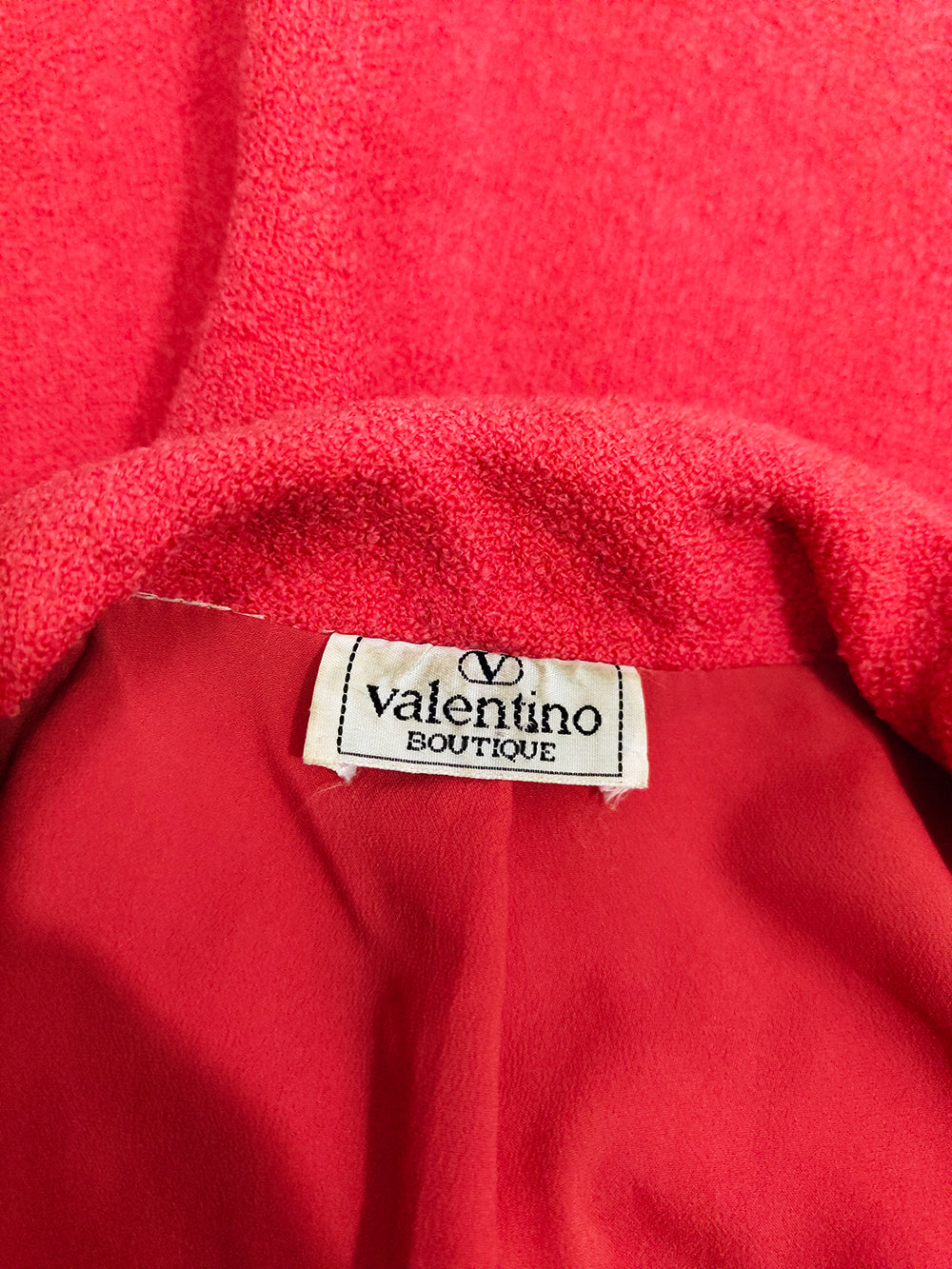 Valentino Vintage Womens Coral Pink Bouclé Tweed Skirt Suit, 1980s