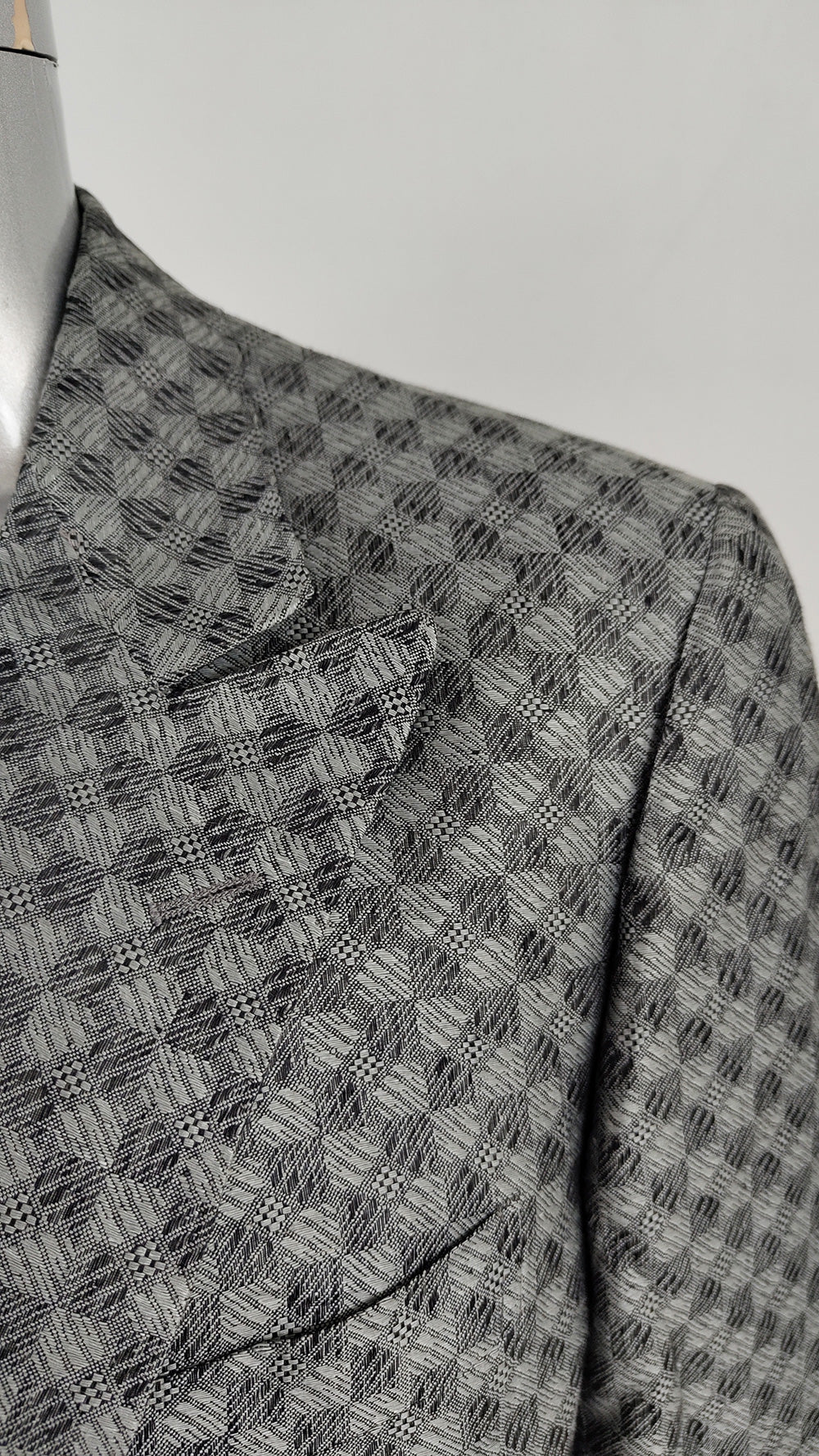 Confar Vintage Mens Italian Jacquard Dinner Jacket, 1980s