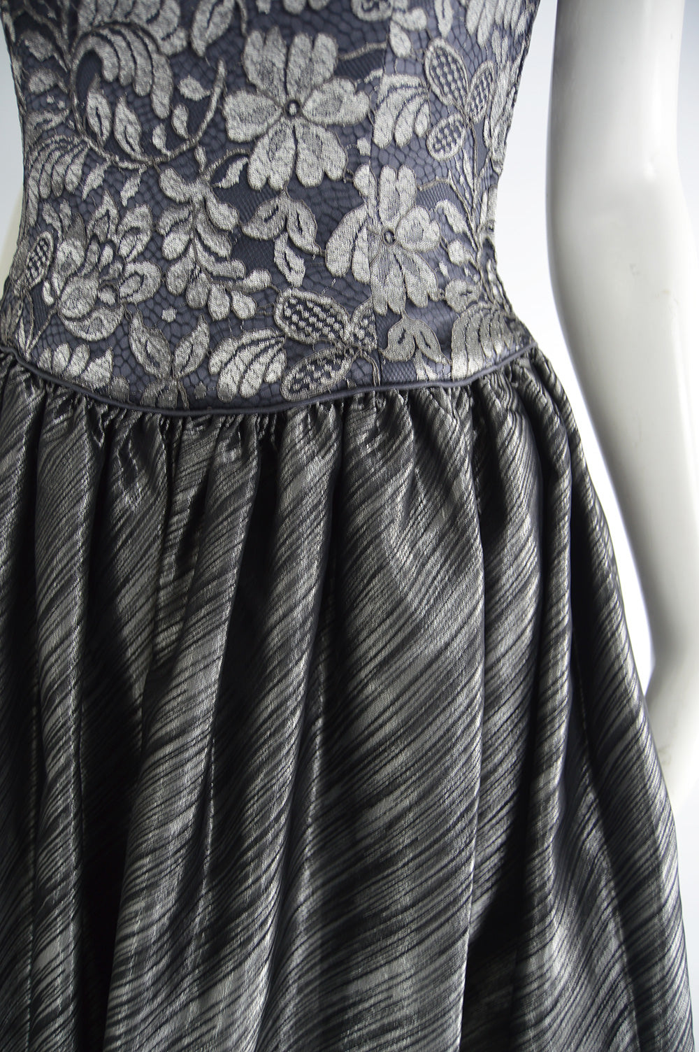 Vintage Silver Lace & Lamé Full Skirt Evening Gown
