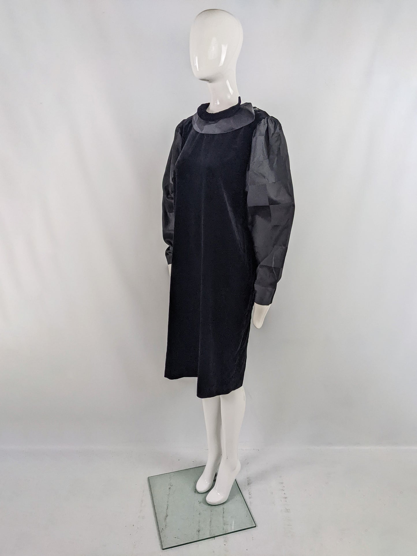 Vintage 1980s Black Velvet & Taffeta Balloon Sleeve Party Dress