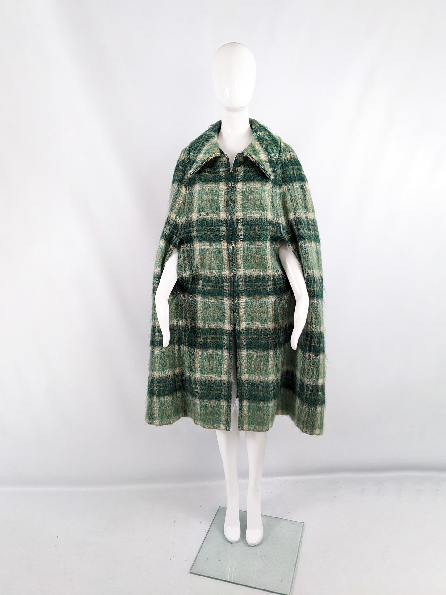 Strathtay Vintage Green Mohair & Wool Tartan Cloak, 1960s