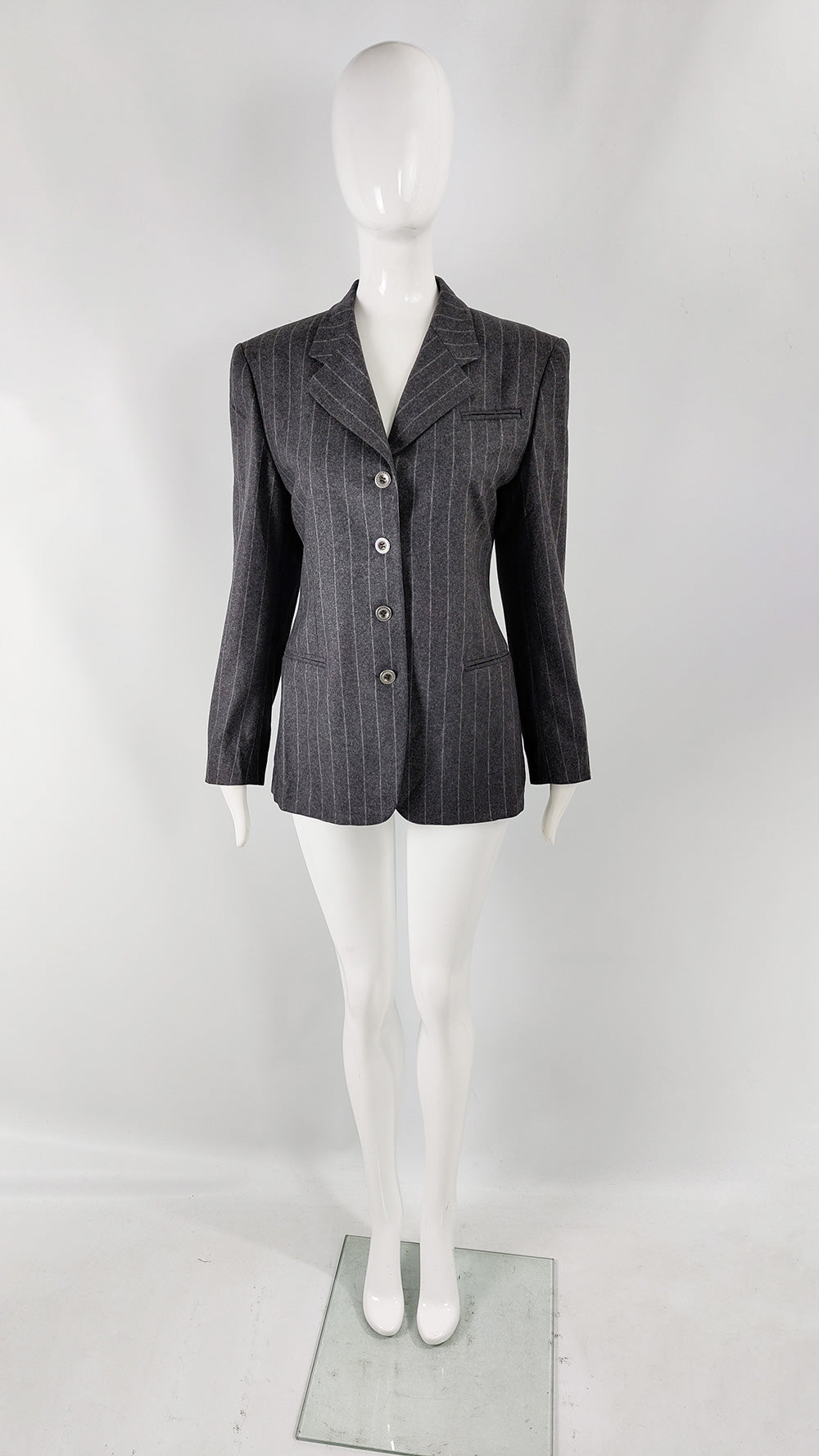 An Italian designer vintage blazer from the 90s by Italian label, Claudio Lugli.
