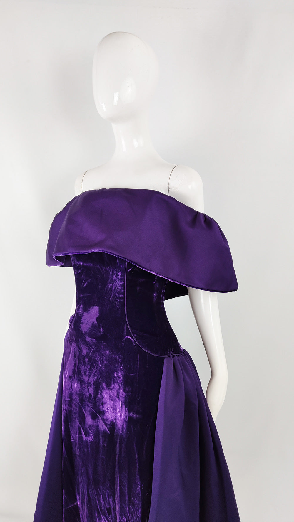 Breathtaking Vintage Victor Costa Purple Velvet Evening Gown, 1980s