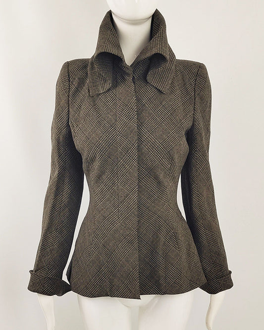 Mariot Chanet Vintage sculptural jacket rom the 90s in a wool and silk tweed.