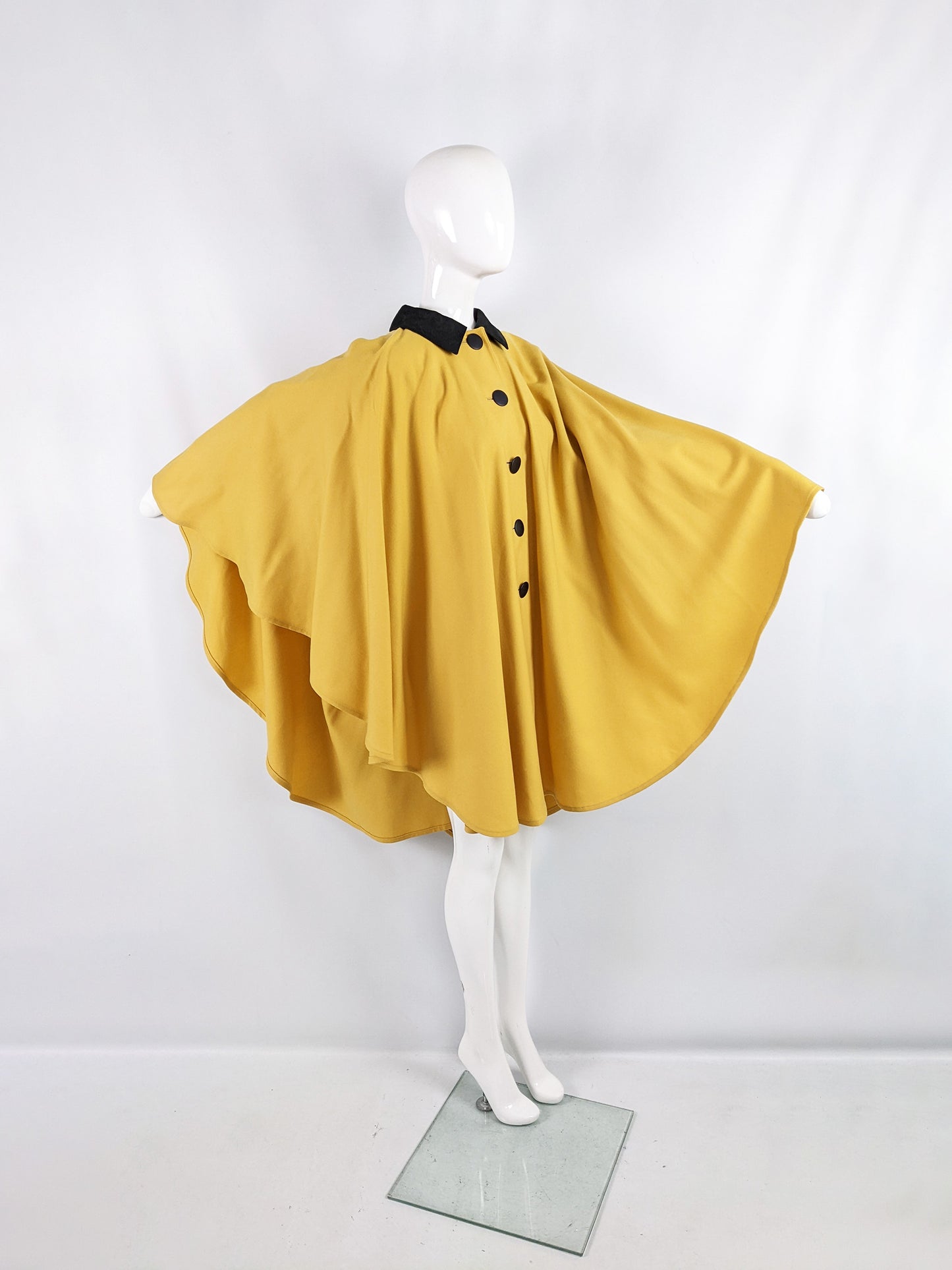 Louis Feraud Vintage Womens Yellow & Black Cape, 1980s
