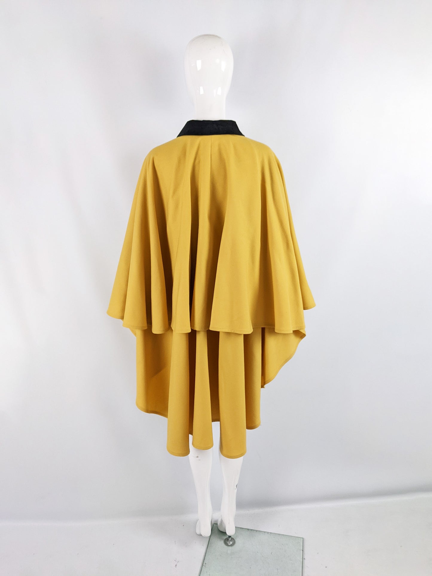 Louis Feraud Vintage Womens Yellow & Black Cape, 1980s