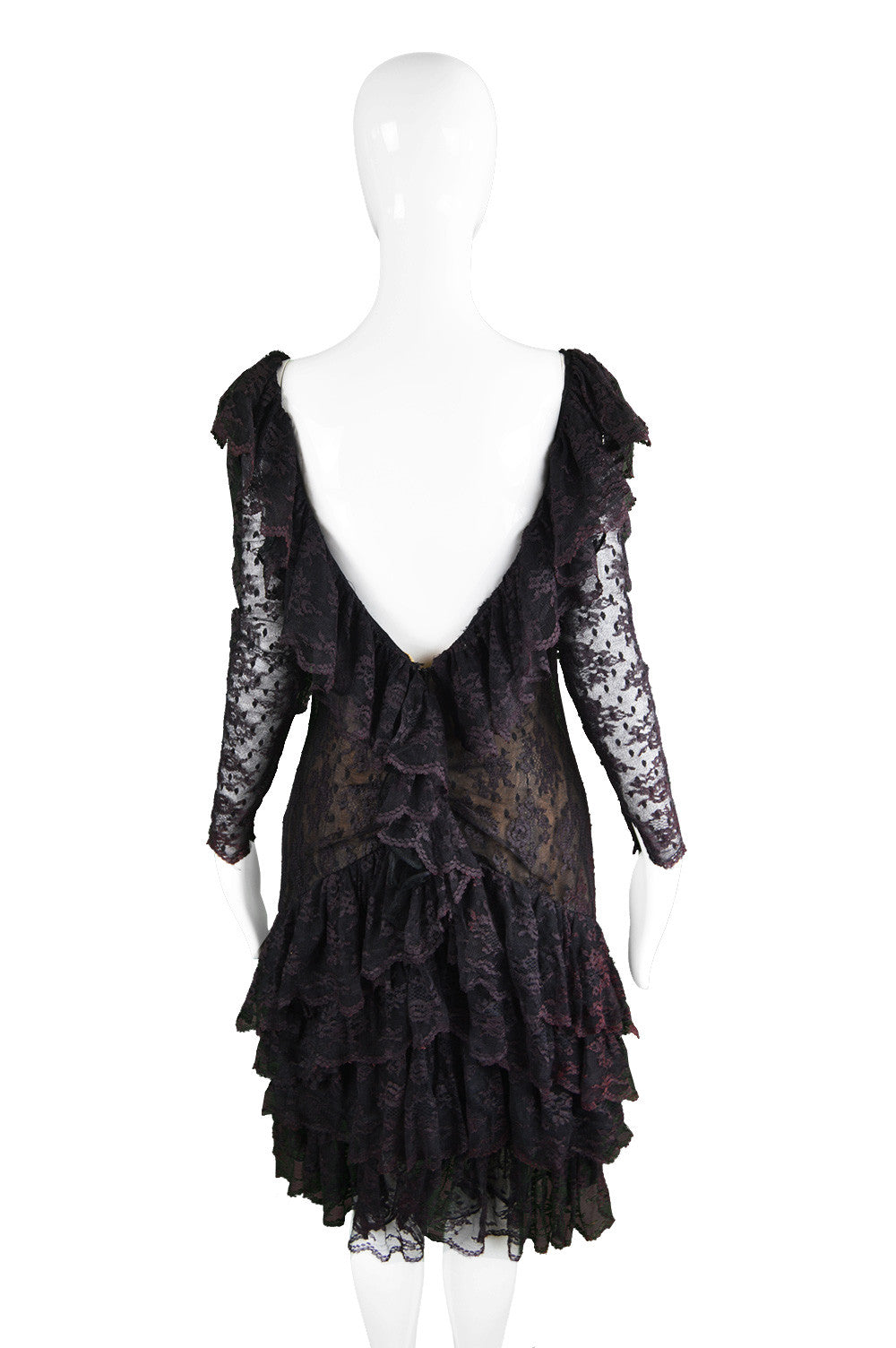 Sexy Victor Costa vintage dress with a deep plunging back. Made in the USA in the 1980s.